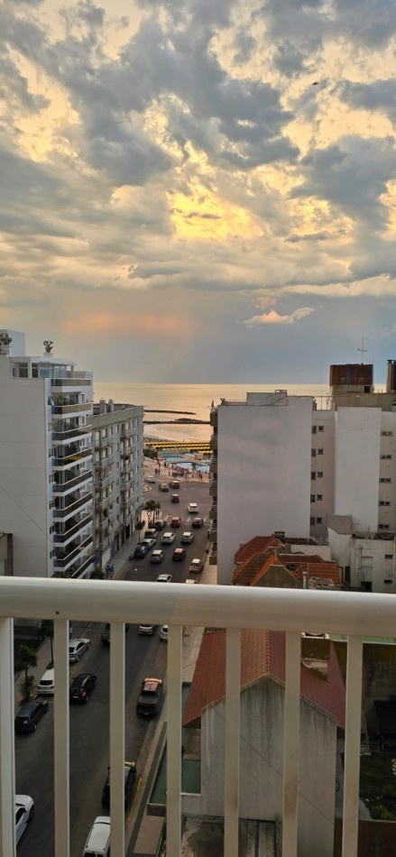 Exclusivo 3 Ambientes Reciclado Con Vista al Mar - LA PERLA