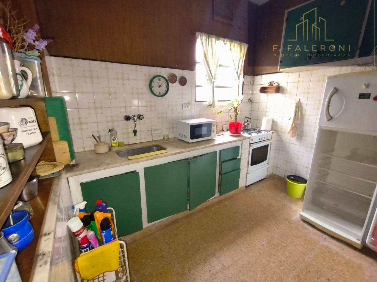 LOTE DE 299 M2 CON CHALET A RECICLAR. B° POMPEYA